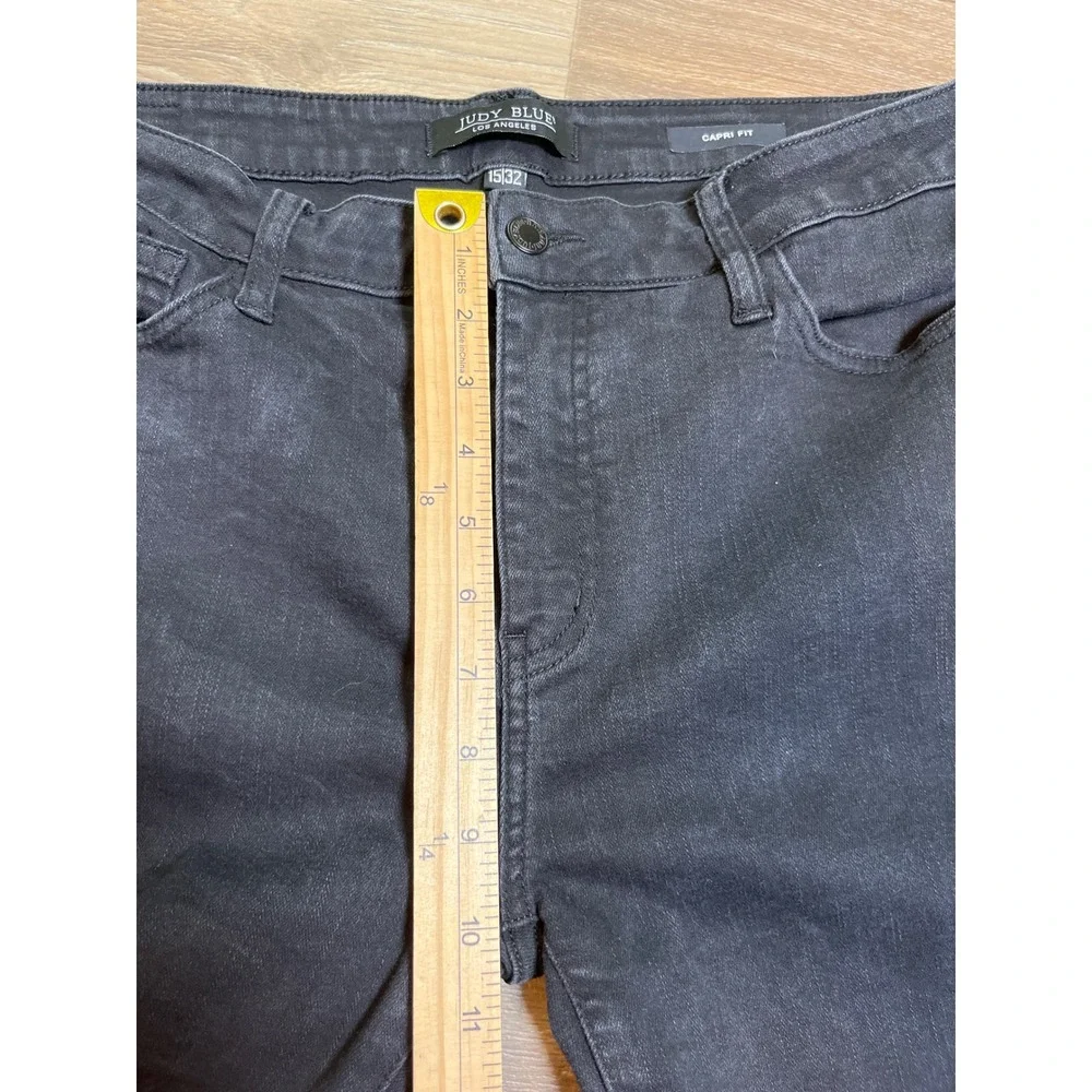 Judy Blue Capri Fit Black Denim Jeans Stretch Cropped Pants Minimalist Sz 15/32